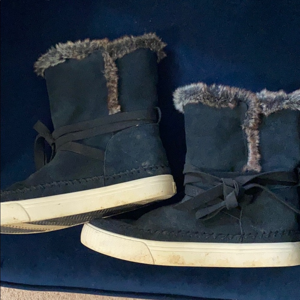 Tom’s fur lined boots